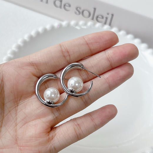 珍珠光泽温润设计小巧精致银针耳圈纪念日百货门店同款-162243259 商品图4