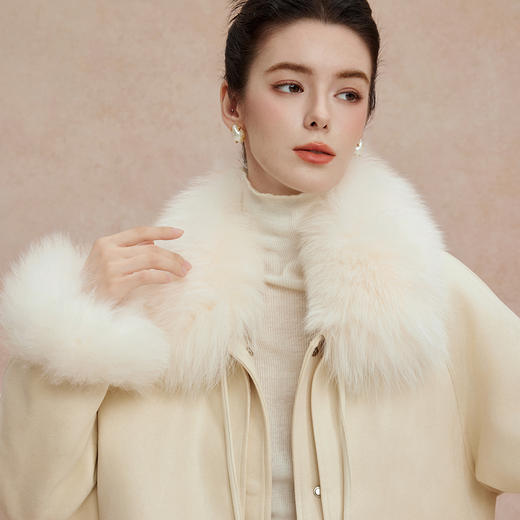 QP602斯尔丽2025冬季新款狐狸毛内胆鹅绒保暖轻薄短款廓形时尚减龄皮草 商品图4