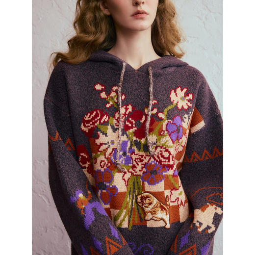 两三事 芳菲往事 2025冬季新款复古花卉图案套头连帽毛衣女宽松 商品图2