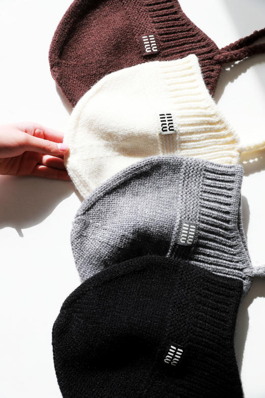 成分是羊毛+羊绒，千金感毛球儿帽子。羊绒粗线混纺飞机帽C112888 商品图4