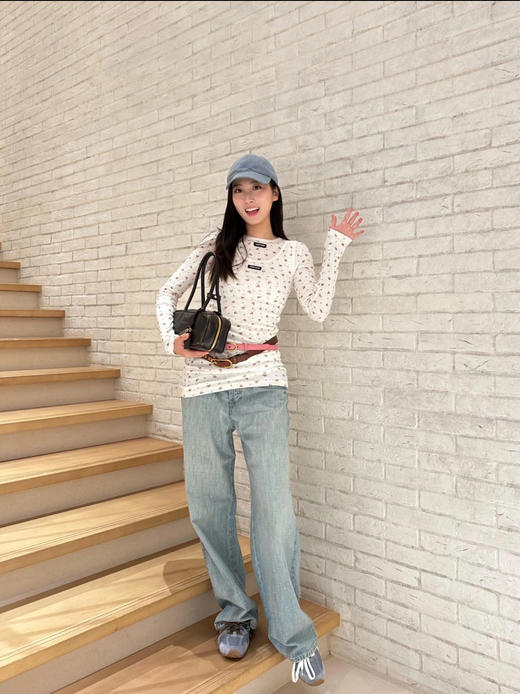 缪缪 Holiday系列新款 碎花长袖T恤(KX*MM) 商品图8