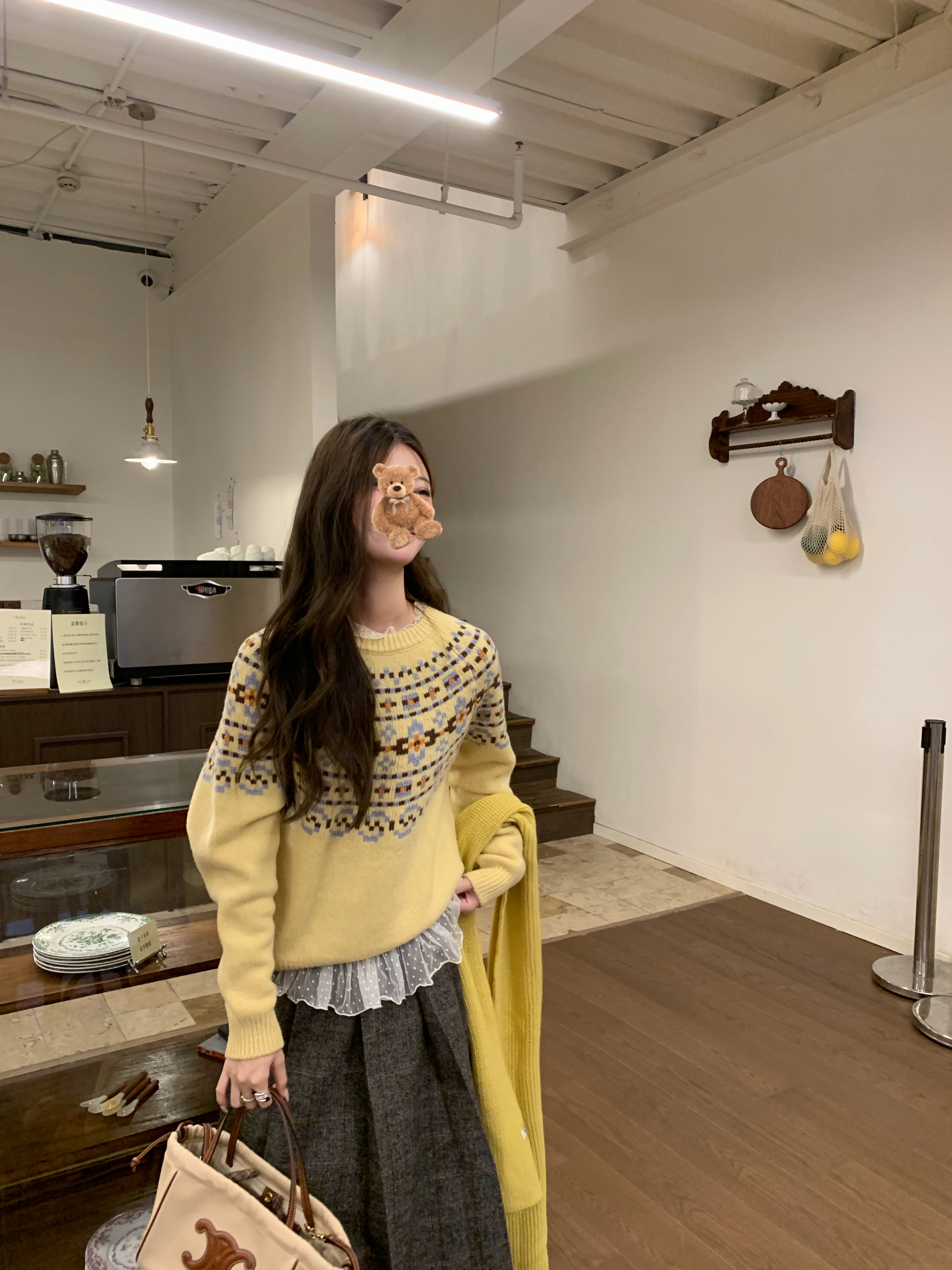 Read Nameless /黄色费尔岛毛衣+透透波点打底衫 2025/11/29