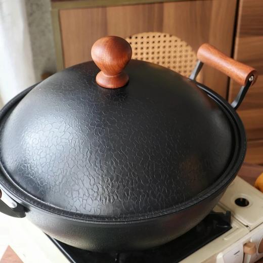 出口日本玄铁纹双耳炖炒锅 加送纯铁盖告别油烟 + 化学涂层 32CM/34CM可选 物理不粘 受热均匀 炒菜更香基地直邮 商品图0