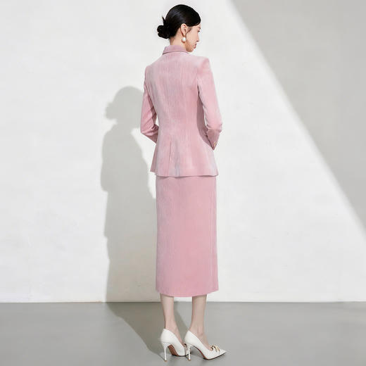 IWY/高级感粉色丝绒西装半裙女秋冬加厚长袖通勤商务职业装正装1024CS038 商品图3