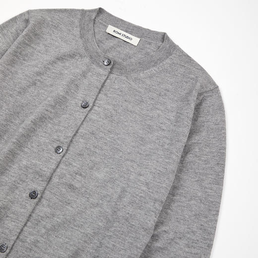 ROMISTUDIO“格雷高支”100%精纺美丽奴羊毛圆领开衫 RWCWSG7214 商品图3