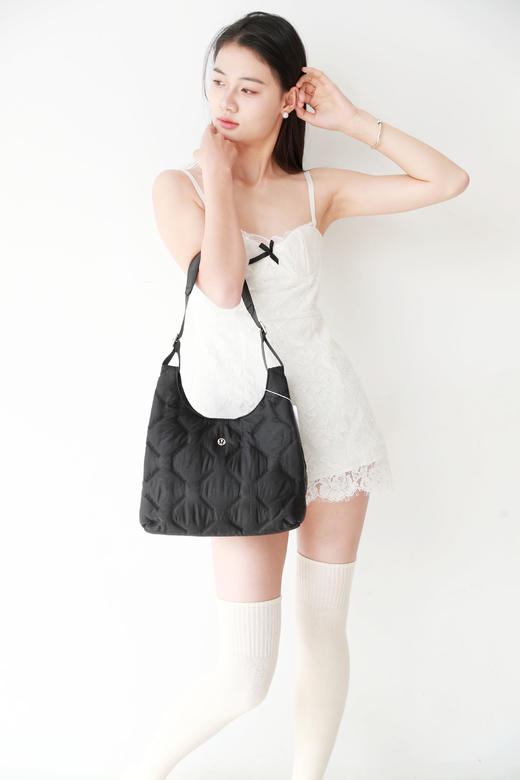 云朵单肩包，重工刺绣工艺。羽绒衍缝大容量瑜伽托特包包C112858 商品图9