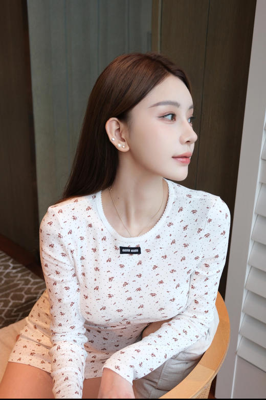 缪缪 Holiday系列新款 碎花长袖T恤(KX*MM) 商品图7