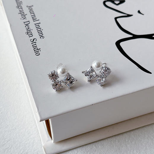 爆闪锆石珍珠耳钉女独特绝美2025耳环耳饰银针耳环-纪念日百货门店同款167595763 商品图2