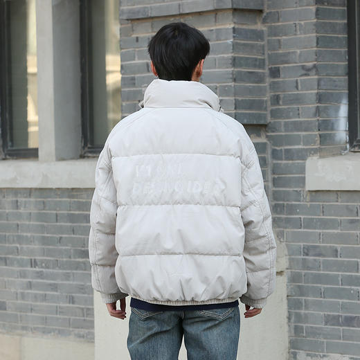 DRONKOO 2025 立领满幅肌理后幅刺绣下摆双层短款厚羽绒服 商品图4