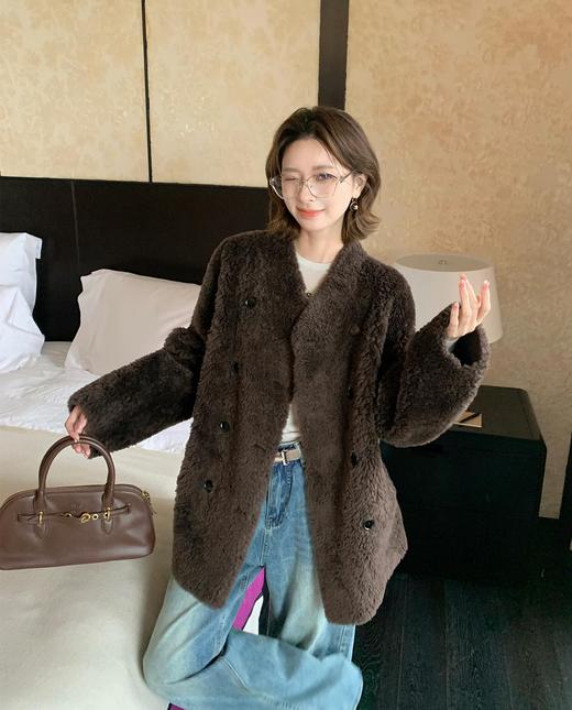 品牌直发~【AUChris双排扣100%羊剪绒真毛外套ACW2579 】一件就足够御寒！圣诞、年会、过年的"战衣"WD 商品图9