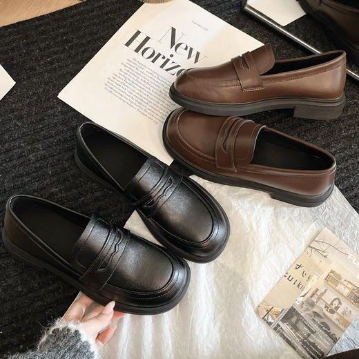 建议拍大一码！SOSOTATA 复古英伦风乐福鞋 单里/绒里 秋冬氛围感拉满，配色质感高级；鞋面细腻，鞋底柔软，上脚舒适 商品图0