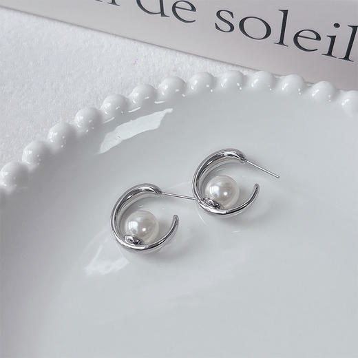 珍珠光泽温润设计小巧精致银针耳圈纪念日百货门店同款-162243259 商品图0
