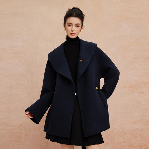 QH955斯尔丽25新款高级感撞色大翻领收腰时尚减龄显瘦双面呢大衣 商品图3