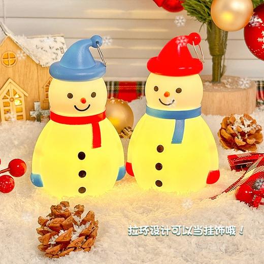 【伴您入睡❗️圣诞雪人灯】原创卡通设计，浓浓的圣诞氛围，手提拉环，柔和灯光，拨动开关，小夜灯LED发光小摆件儿童手提小夜灯圣诞节礼物QQ 商品图1