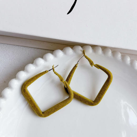 秋冬咖色耳环耳圈女人味素圈耳饰女耳钉方圆脸耳圈-纪念日百货门店同款168143646 商品图2