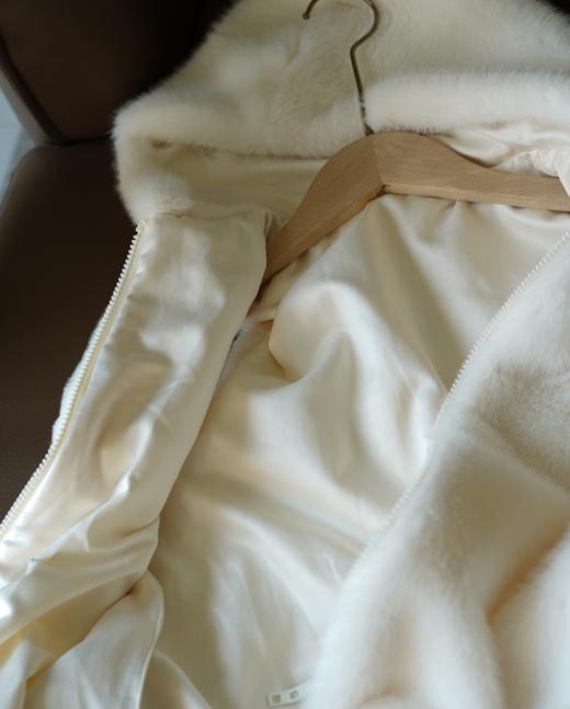 （前200名满139元加赠围巾）ORIGNAL&CO欧貂绒连帽马甲/大衣， 老钱风的贵气之选，时髦与高级感，上身格外温暖【3-5天发货，周末顺延】 商品图3