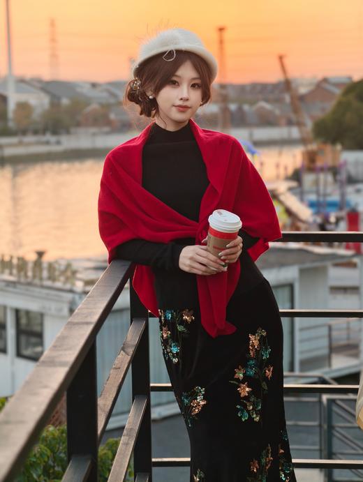 逸红颜明月优选#『软风』三色绒光・柔风裹韵 ,柔软细腻的澳洲羊毛围巾,像轻软的风，披在肩头的温软 商品图7