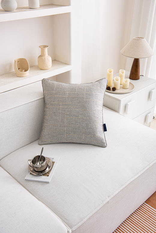 罗莱软装 西格尼米金抱枕 45*45cm 商品图1