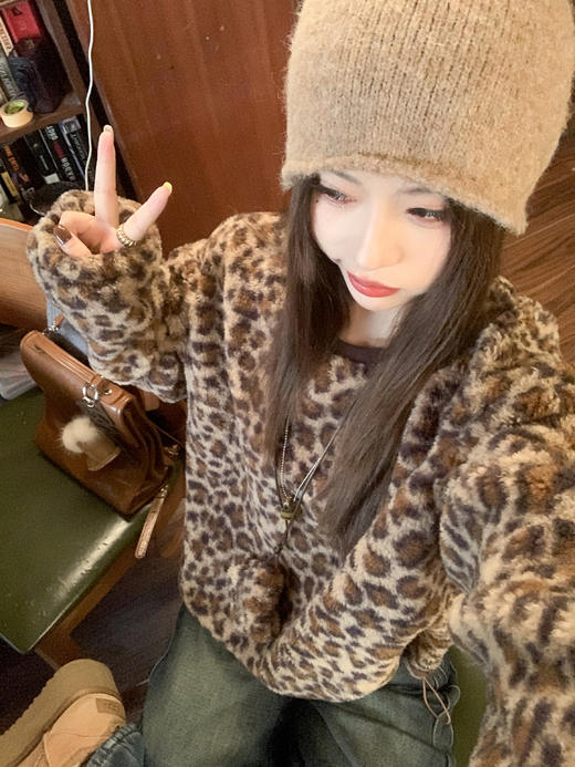 <曾小咸推荐> 现货秒杀！微信超特价！复古豹纹羊羔毛无帽圆领卫衣 日常239.99 立减140 秒杀99.99！ 商品图5