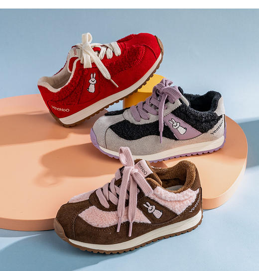 【英氏YeeHo0童鞋冬季加绒保暖舒适运动鞋YHXL2541603】🌵每款颜色搭配活泼亮眼，🌼流畅又动感，还有撞色拼接等设计 💥能轻松打造出潮娃造型，让孩子穿上后充满时尚感  商品图1
