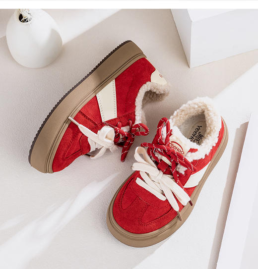 【英氏YeeHo0童鞋冬季加绒魔术贴棉鞋YHXL2541601】🌵每款颜色搭配活泼亮眼，🌼流畅又动感，还有撞色拼接等设计 💥能轻松打造出潮娃造型，让孩子穿上后充满时尚感  商品图2