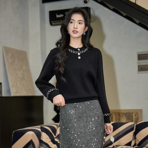 奢姿大码女装2025冬季减龄钉珠钻饰圆领针织衫胖妹妹时尚百搭上衣9454691060 商品图2