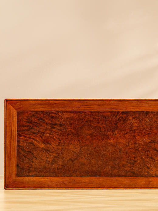 二十世纪	黄花梨镶瘿木夹头榫刀牙板平头案 商品图1