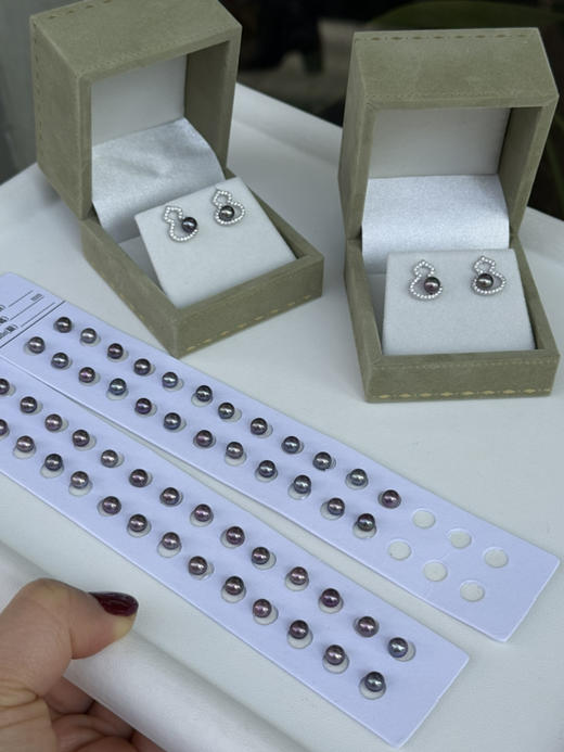 自留 色标级 5-6mm极光无暇 炫紫珍珠 纯银高碳钻 葫芦耳钉 商品图6