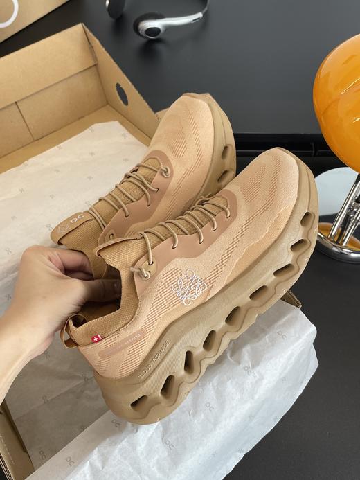 点此购买 罗意威x昂跑Cloudtild联名男女款跑步鞋 98 336933 商品图6