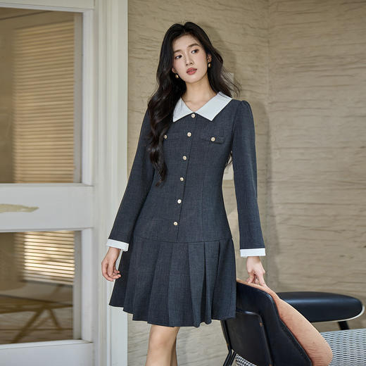奢姿大码女装2025秋季胖妹妹时尚减龄撞色领金属扣百褶设计连衣裙9953894249 商品图1