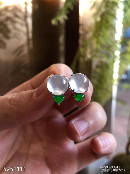5251111，蛋面耳钉。具体价格微信咨询 商品图1