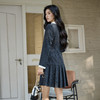 奢姿大码女装2025秋季胖妹妹时尚减龄撞色领金属扣百褶设计连衣裙9953894249 商品缩略图3