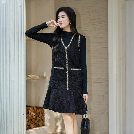 奢姿大码女装2025冬季纽扣装饰荷叶摆背心裙胖妹妹时尚V领连衣裙9954870527A 商品图1