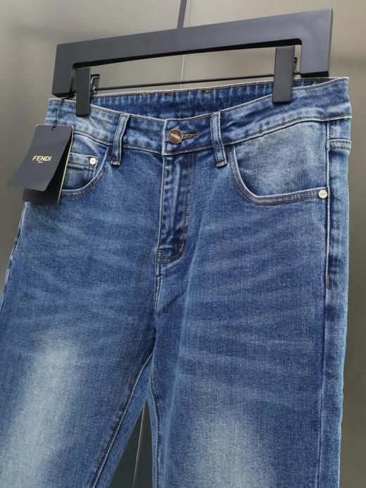 D112919男士水洗背部腰带口袋刺绣休闲牛仔裤 商品图3