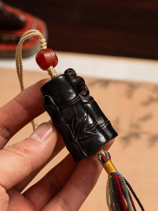 清	紫檀雕竹节工把件 商品图4