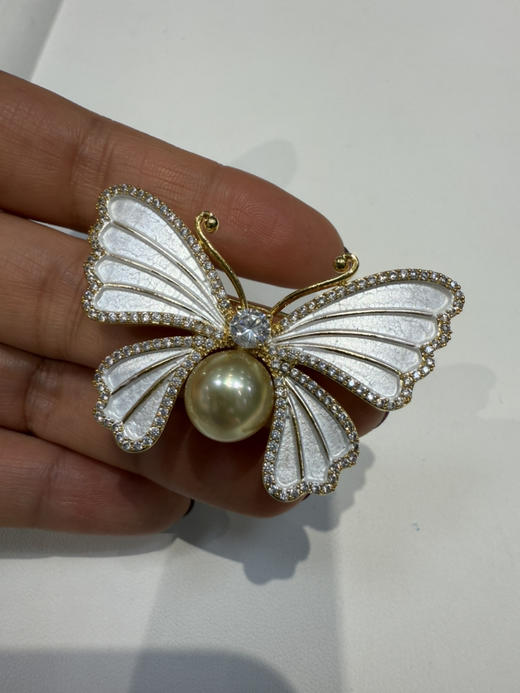 金珠缀蝶翼 华韵承古今 南洋珠玑映蝶梦 金珠蝴蝶胸针 商品图4