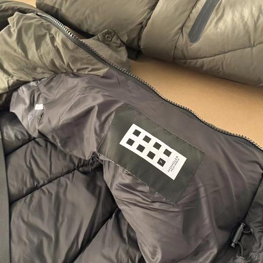 D112925联名款防水尼龙缝线连帽羽绒服外套男女同款 商品图13