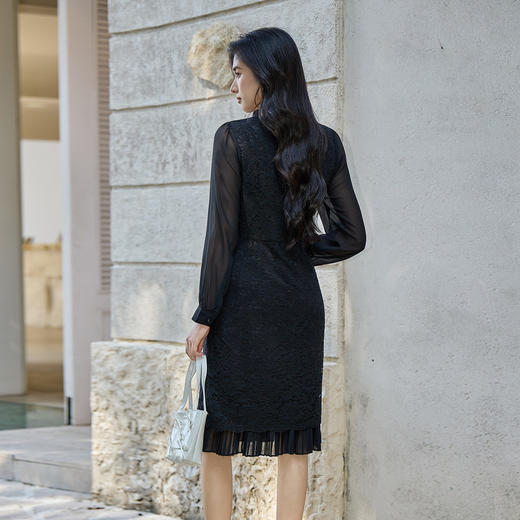 奢姿大码女装2025秋季时尚蕾丝花边百褶连衣裙胖妹妹气质V领裙子9953853362 商品图3