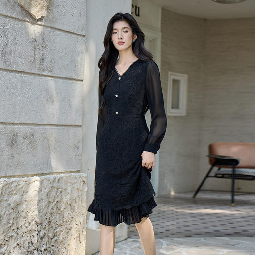 奢姿大码女装2025秋季时尚蕾丝花边百褶连衣裙胖妹妹气质V领裙子9953853362 商品图1