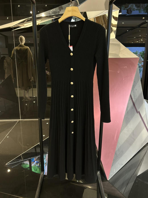 女士V领羊绒连衣裙 商品图0