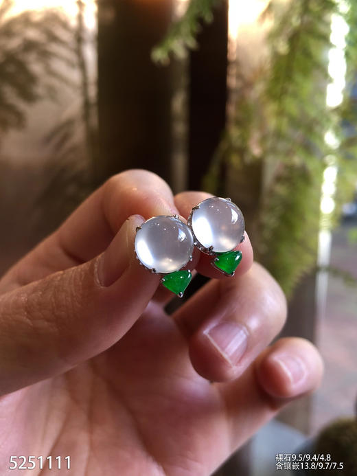 5251111，蛋面耳钉。具体价格微信咨询 商品图3