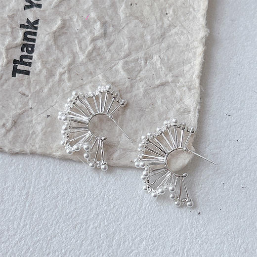 精致优雅超吸睛立体镂空珍珠耳圈-纪念日百货门店同款163967005 商品图4