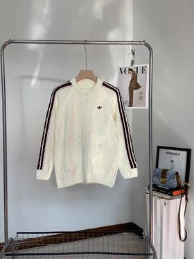 D112917复古粗针绞花米白色针织拉链开衫