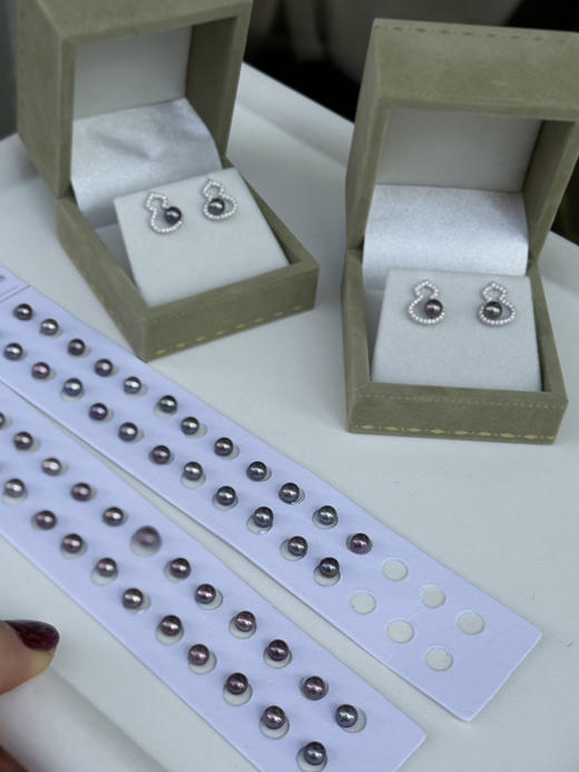 自留 色标级 5-6mm极光无暇 炫紫珍珠 纯银高碳钻 葫芦耳钉 商品图9