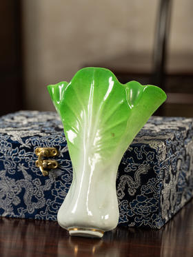 清	绿白釉青菜璧瓶