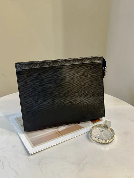 LV 洗漱26 水波纹牛皮 黑拼蓝 手拿包 商品图0