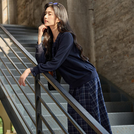 奢姿大码女装2025秋季减龄蝴蝶结格纹两件套胖妹妹V领时尚套装9953994372 商品图1