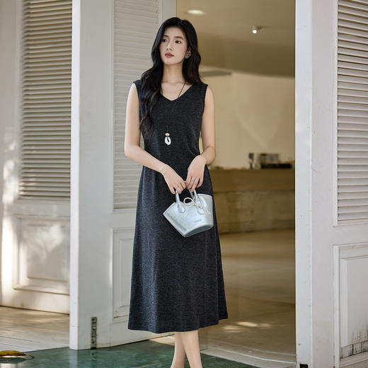 奢姿大码女装2025秋季气质简约V领背心连衣裙胖妹妹时尚无袖裙子9953869897 商品图4
