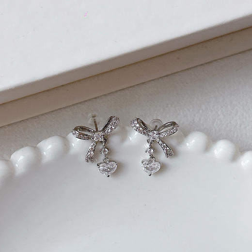 超闪精致蝴蝶结爱心吊坠耳钉女轻奢小众耳饰银针耳环-纪念日百货门店同款166143255 商品图0