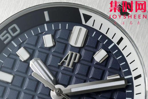 全新升级V2版本 震撼发布 AP爱彼 IPF皇家橡树离岸型系列 快拆功能潜水表—皇家橡树15720ST 宝石蓝 男士腕表 商品图3